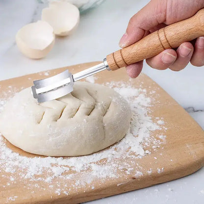 Bread lame with five replaceable razor blades